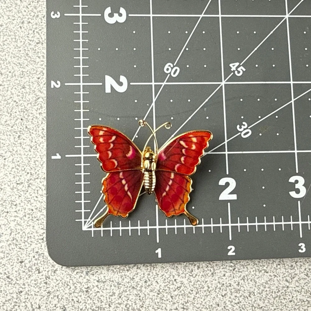 Vintage Brooch Lot 2‎ Butterfly Red Enamel Dragonfly Faux Pearl Gold Tone Pins